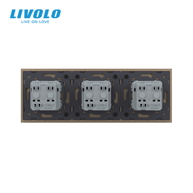 Розетка тройная с заземлением Livolo